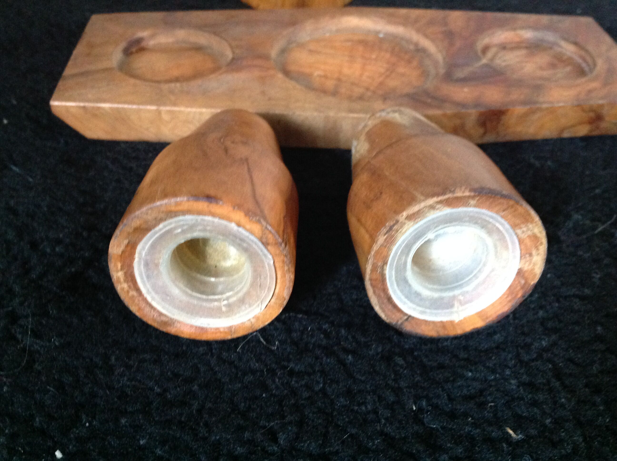 Servant salt pepper wood olivier