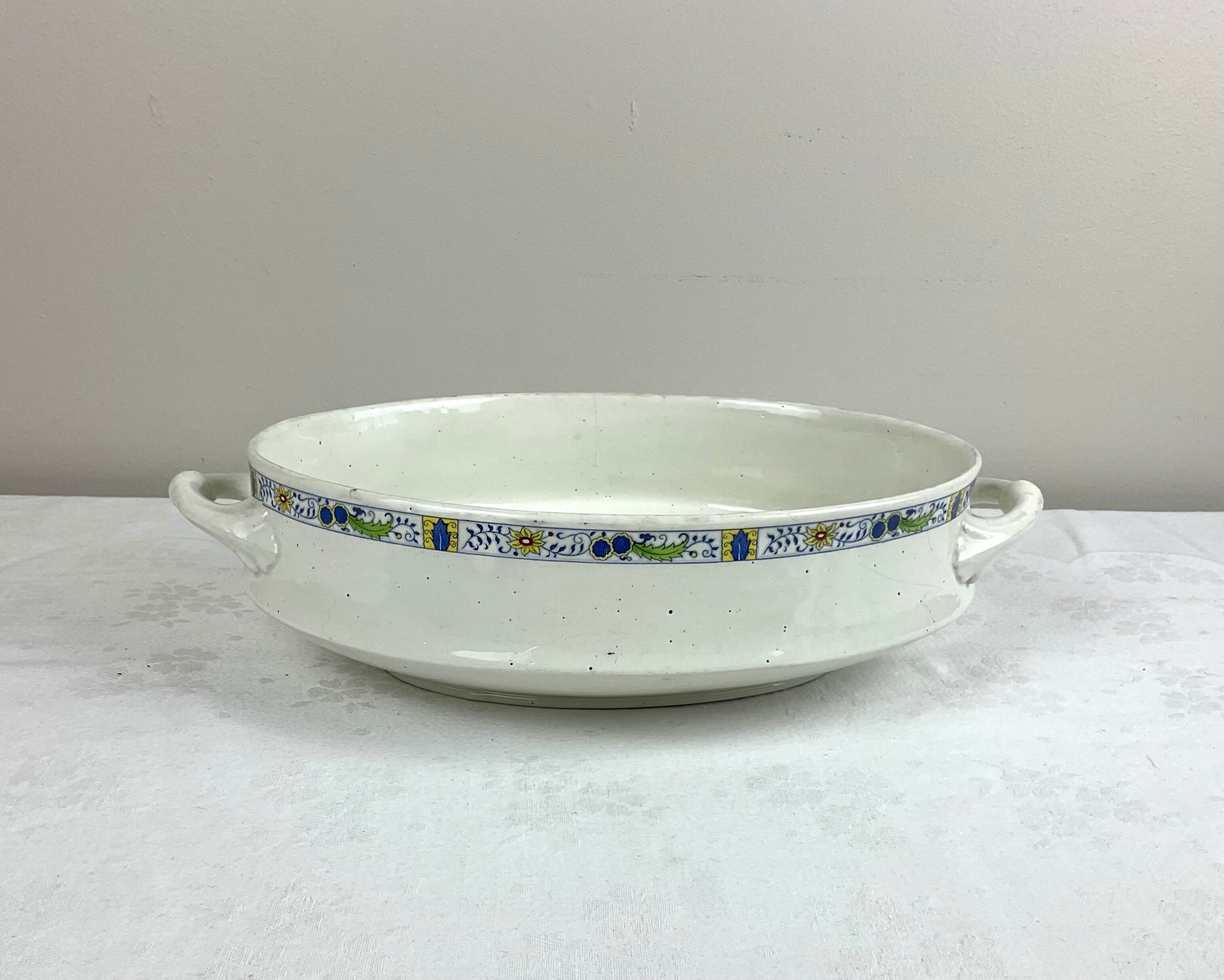 Very old vegetable service