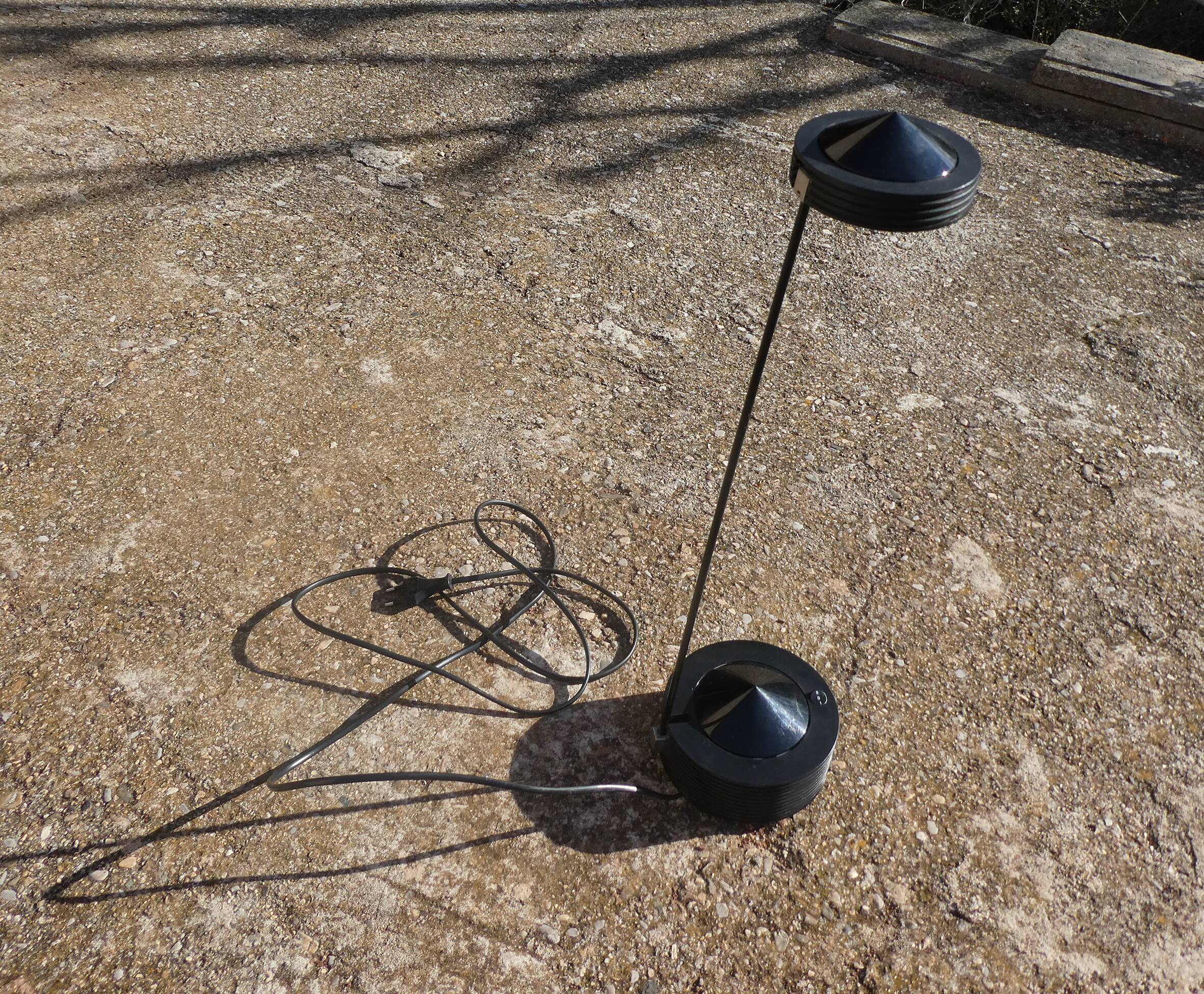 lugano desk lamp from e lite by targetti black