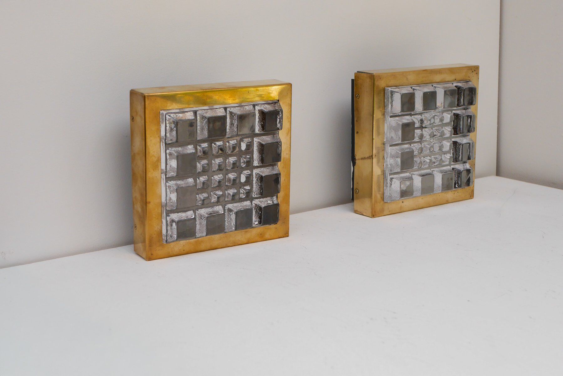 Appliques murales brutalistes en verre et laiton de Falkenbergs Belysning, Suède vers 1967