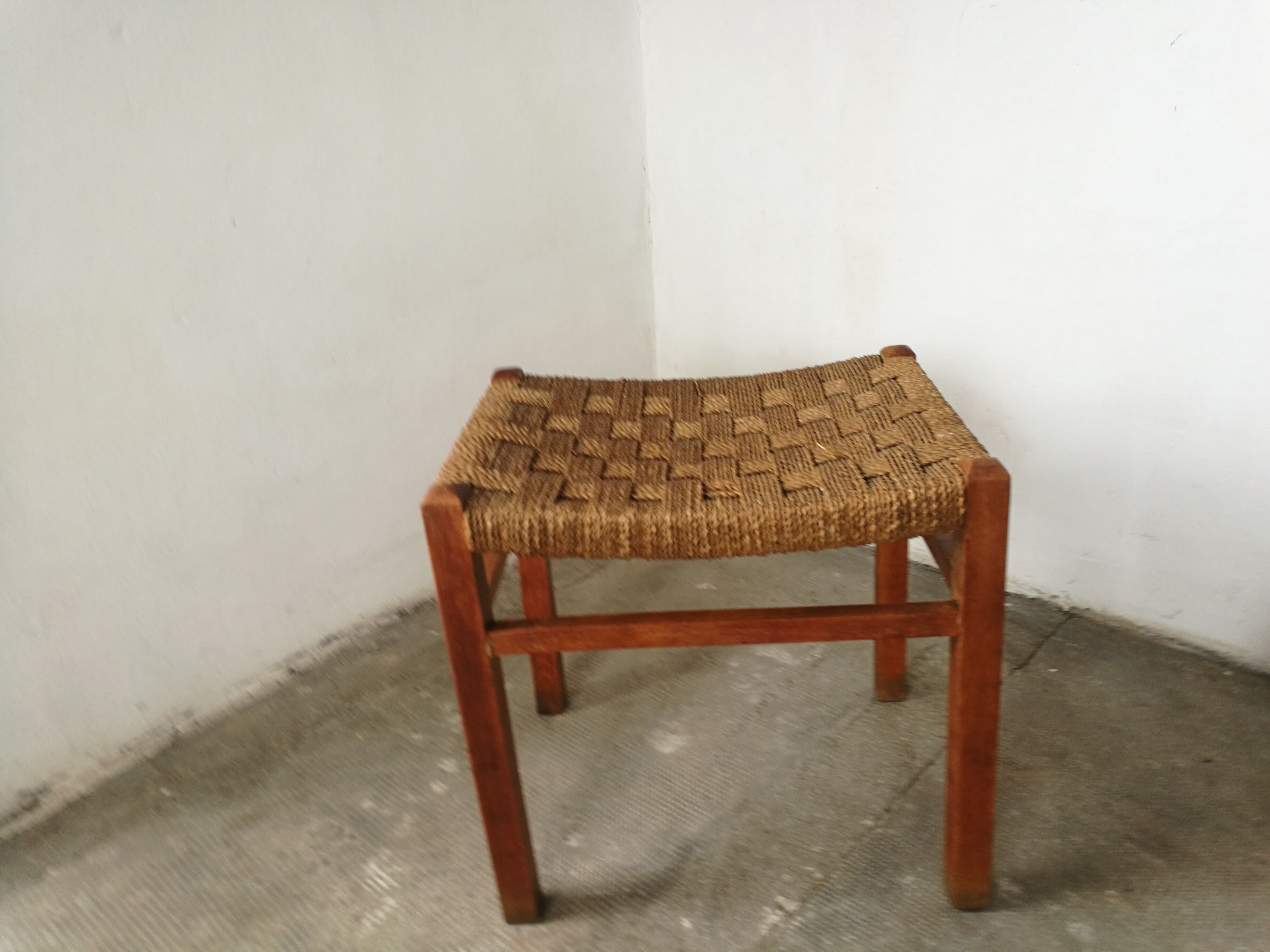 Vroom and Dreesmann rope stool