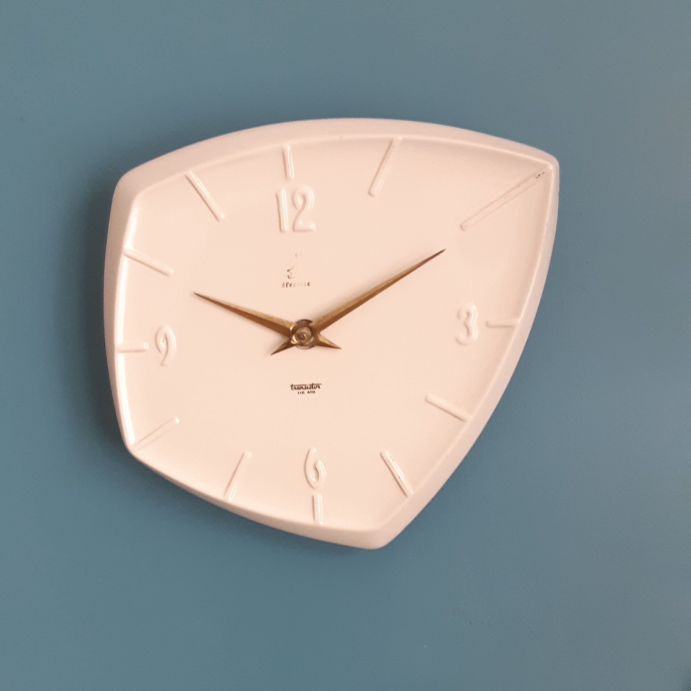 Jaz ceramic clock