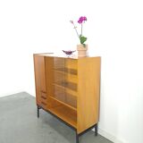 Design Mezulanik showcase with shelves