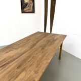 XXL table with 6 legs made of solid pine and rubberwood.