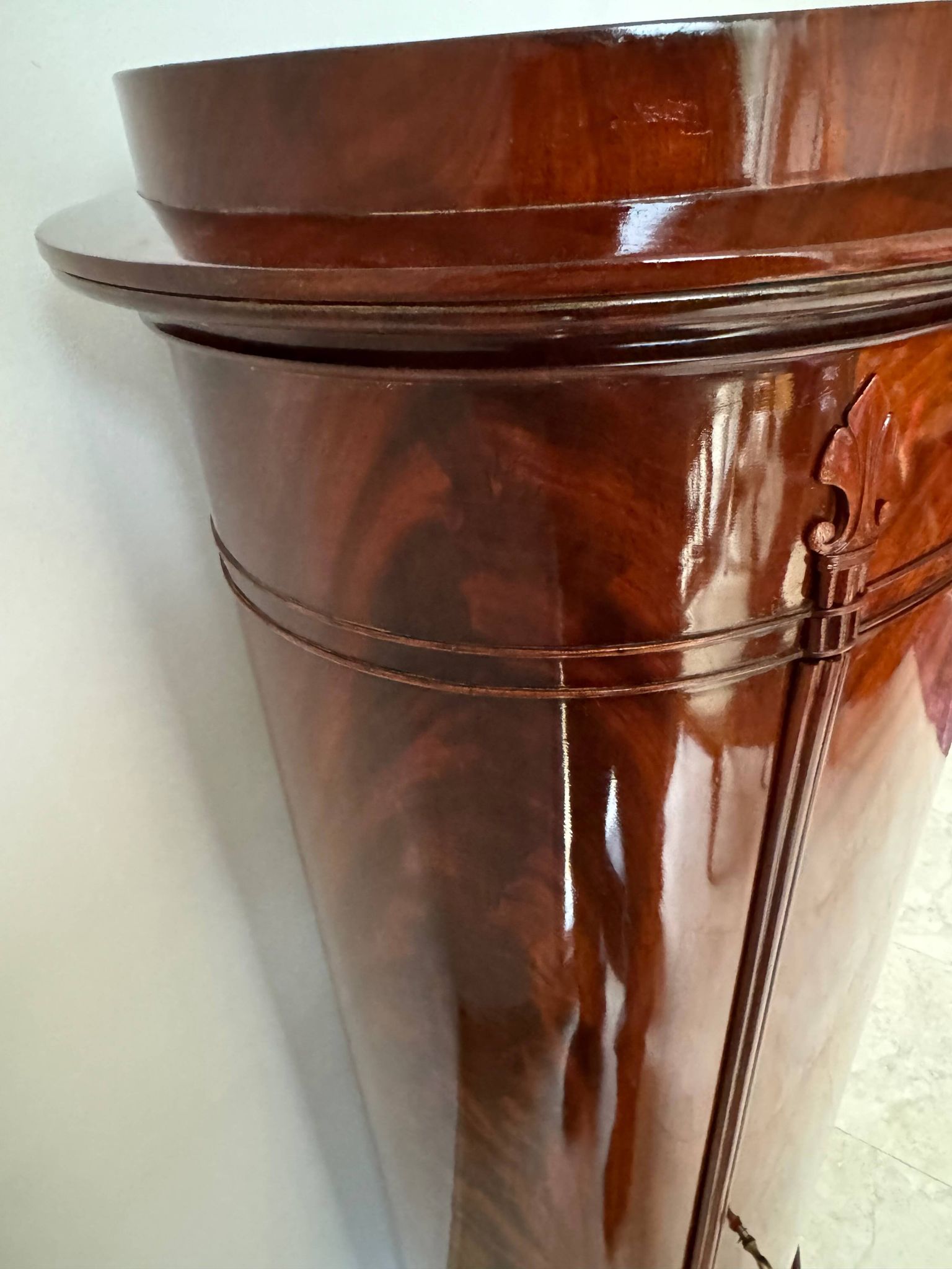 Somno “Column” or Cylindrical Cabinet, in flamed mahogany, Copenhagen, 1830-1840