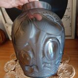 Art deco vase in pressed molded smoked glass signed Pierre d'Avesn