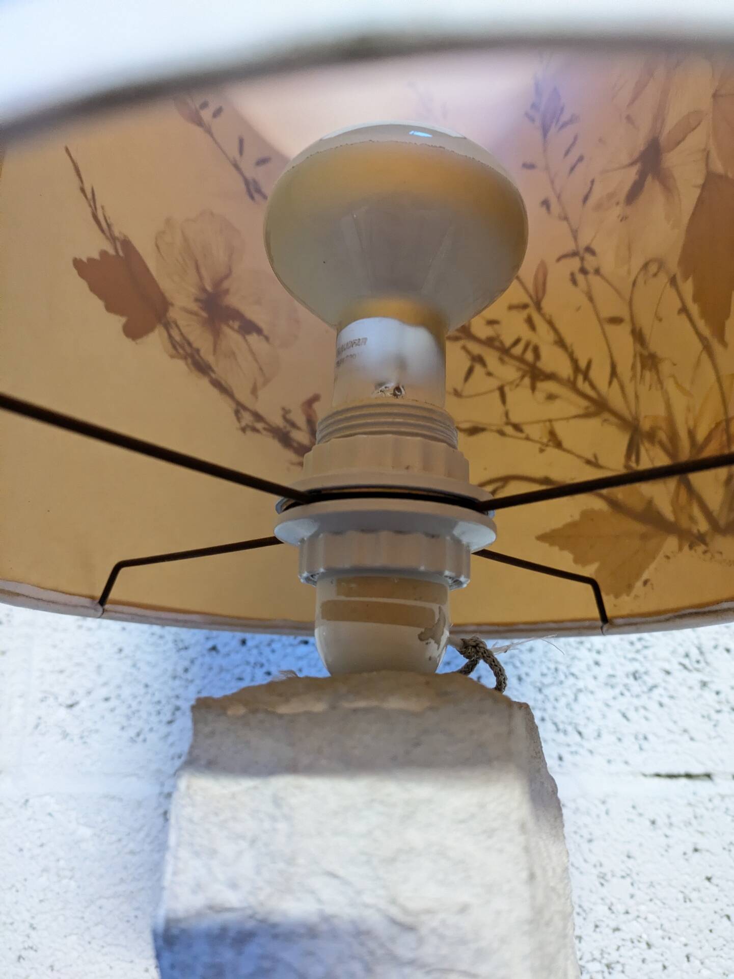 Grande lampe en pierre
