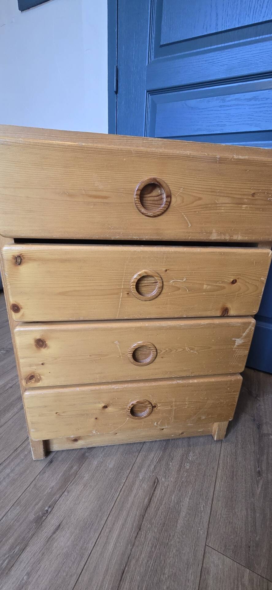 Chest of drawers with 4 drawers in solid pine Charlotte Perriand – Les Arcs, 1970