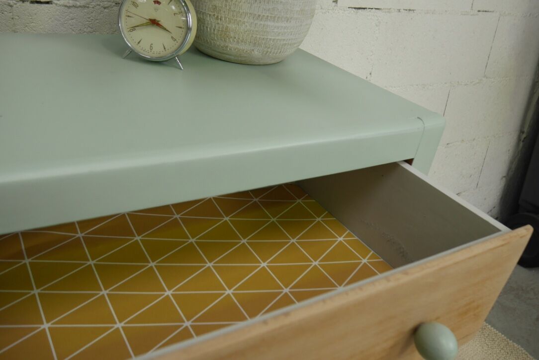 Vintage chest of drawers