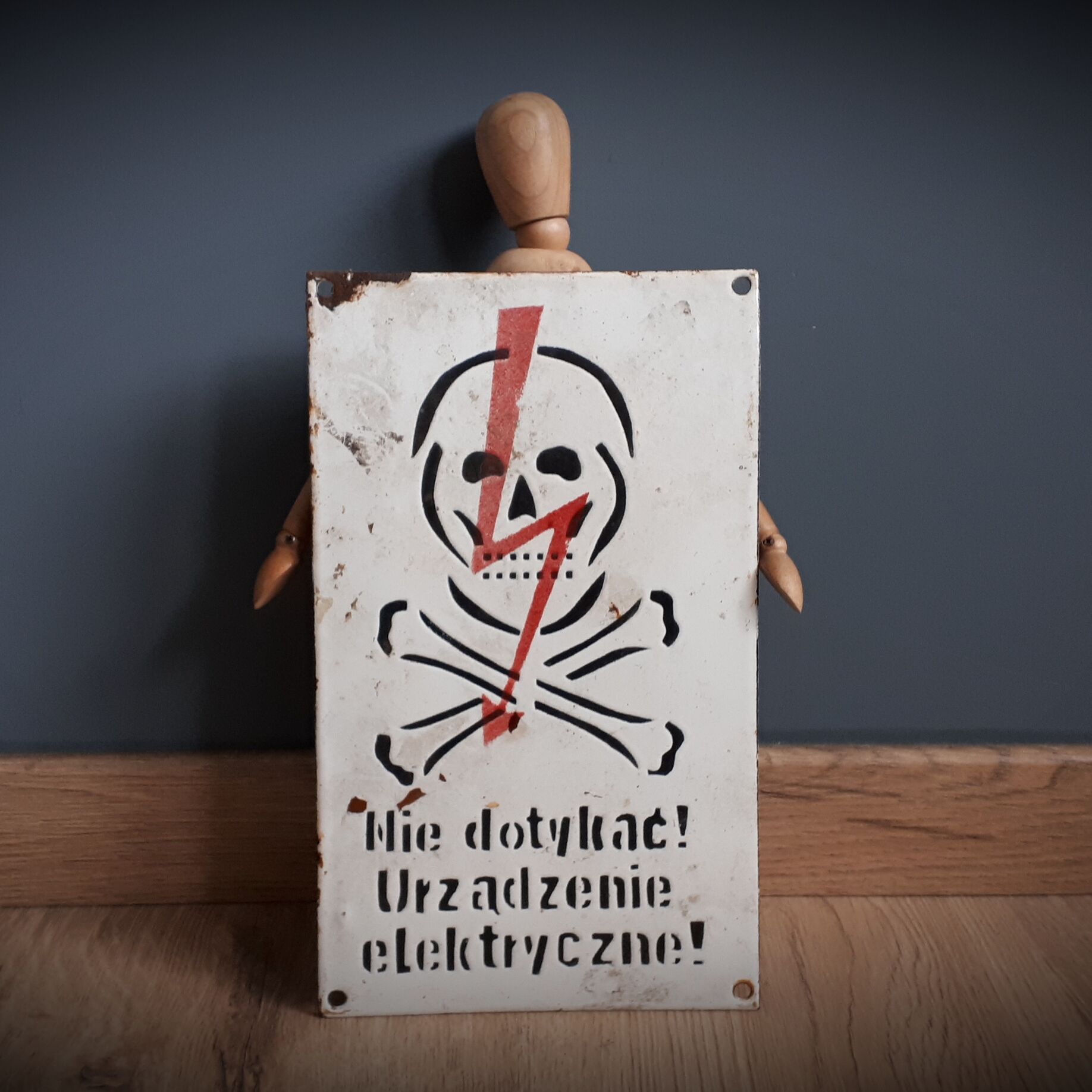 Enamelled plate skull Poland 7