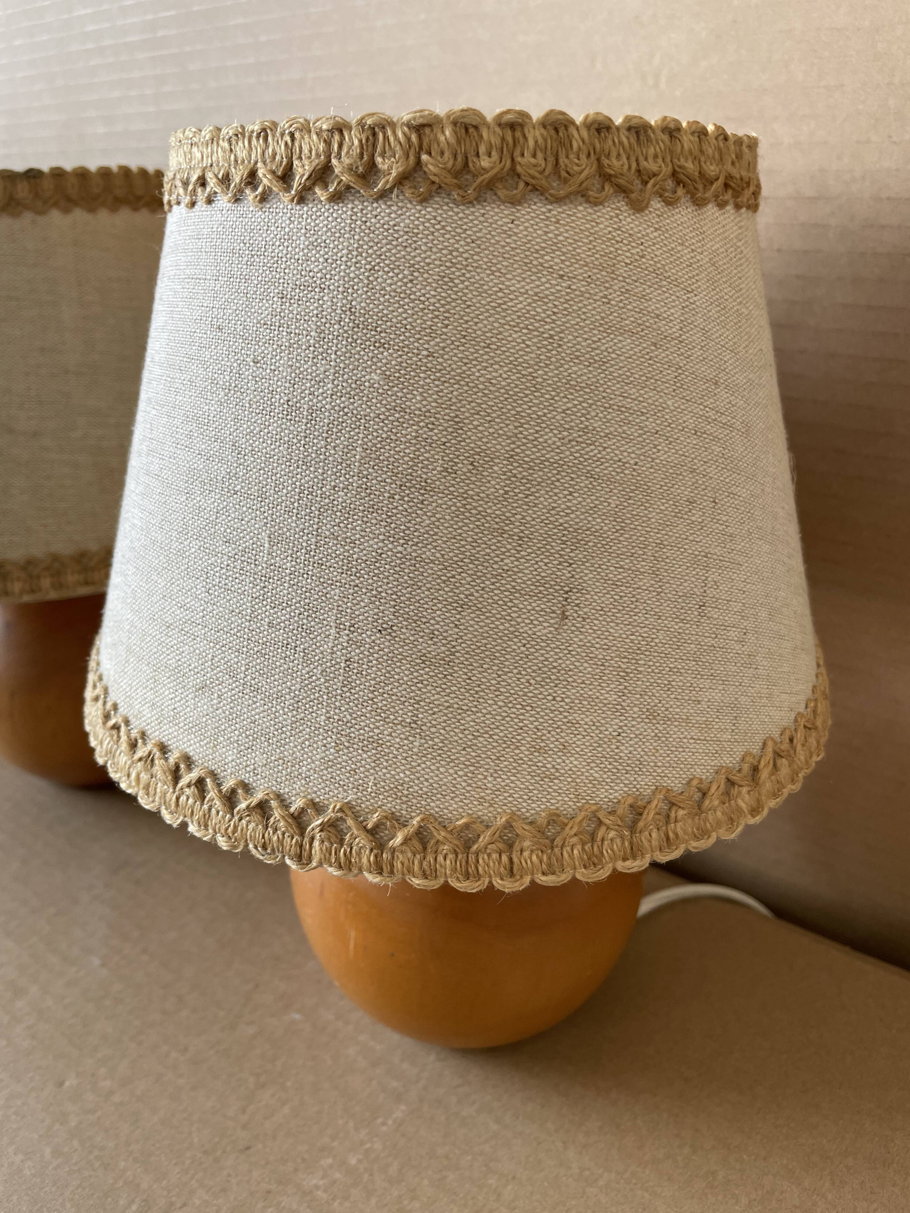 Set of 2 solid wood bedside lamps