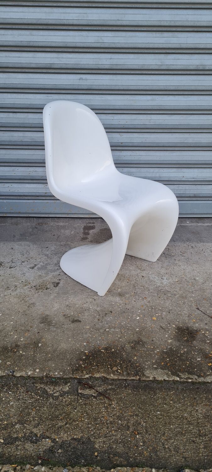 Fiberglass chair from the 70s