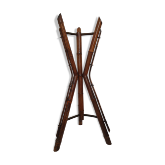 Bamboo tripod sellette