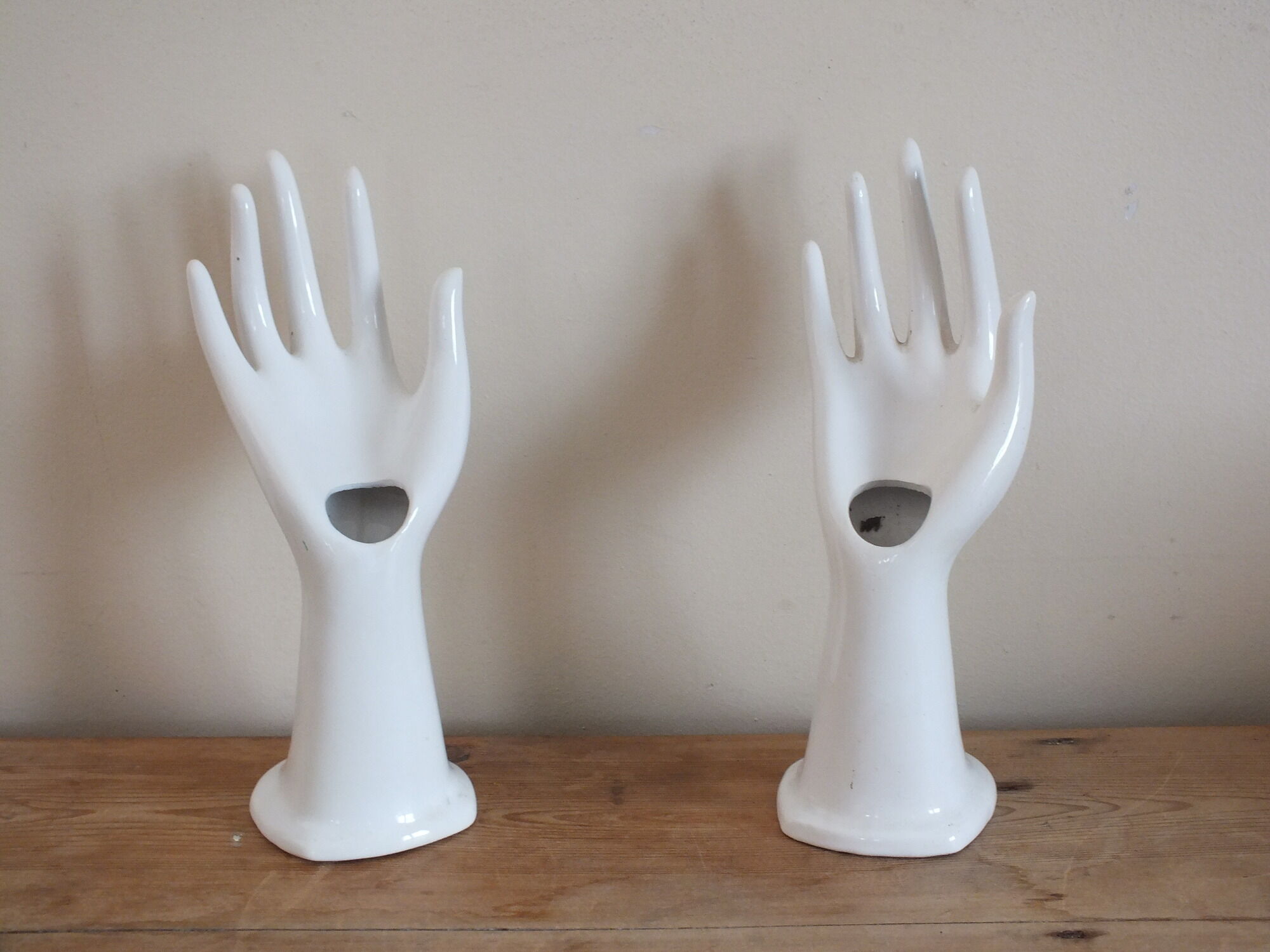 Duo of hands - rings or spike flowers in white ceramic