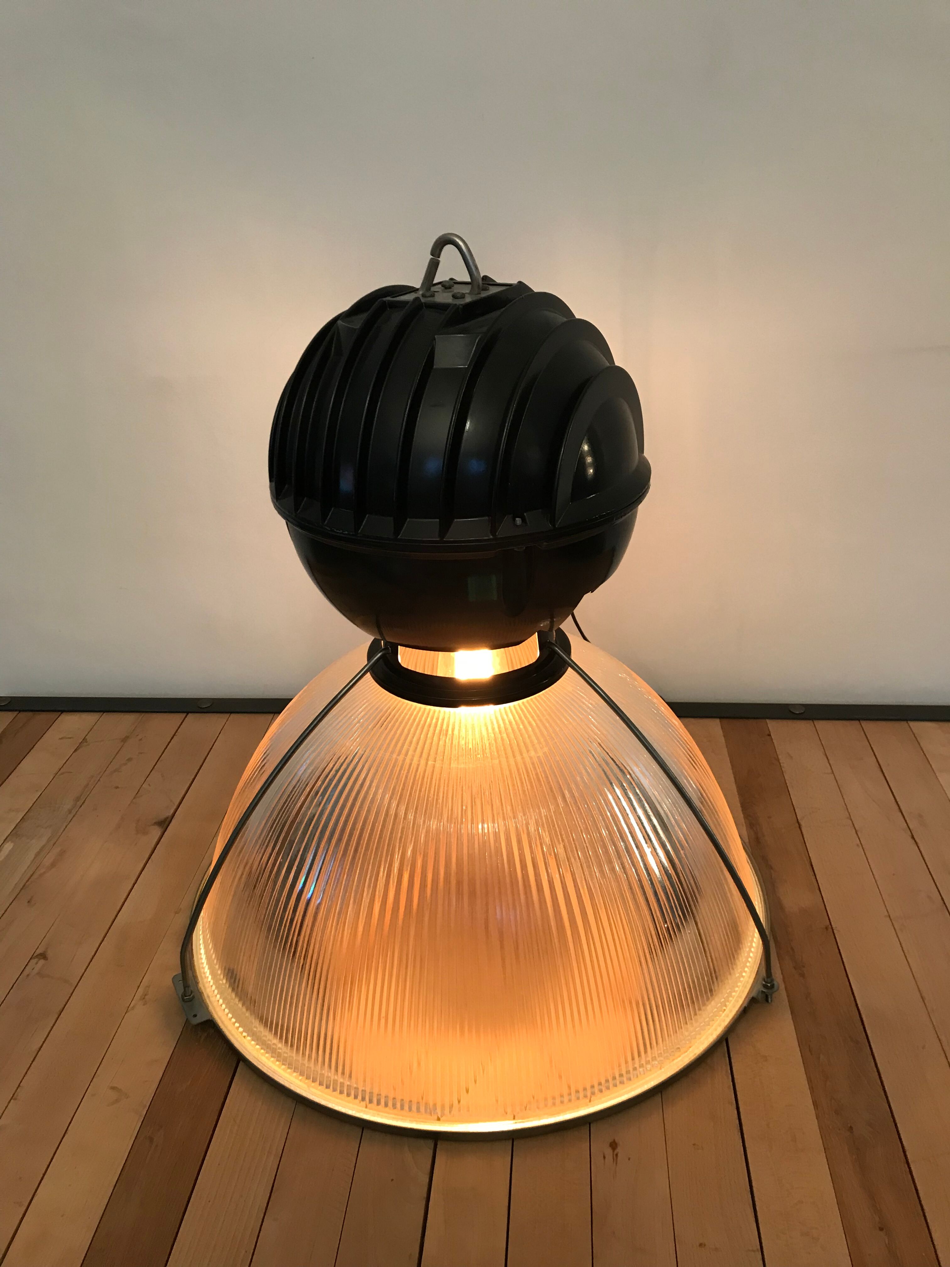 Lampe suspension holophane verre prismatique noire