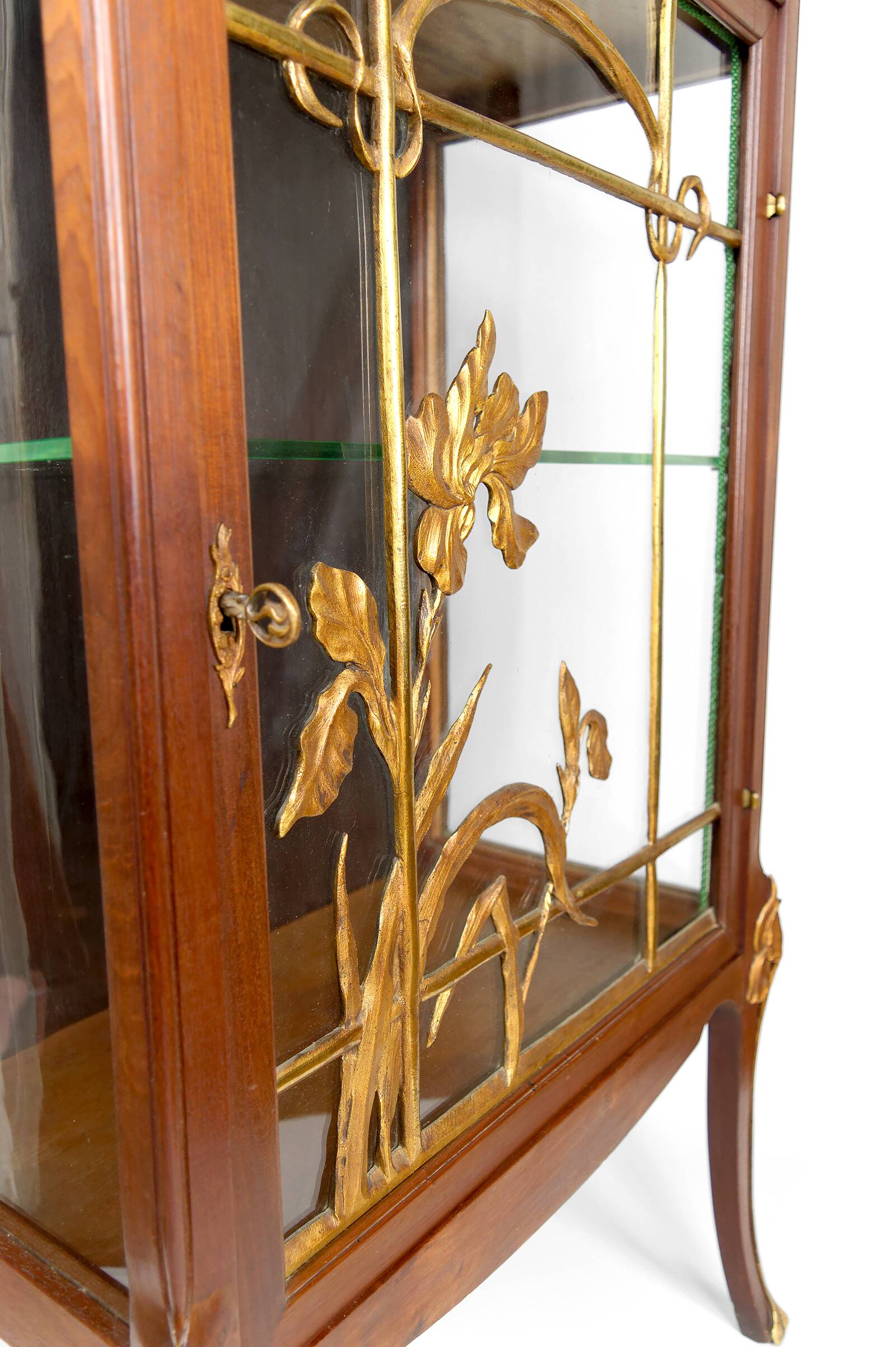 Art Nouveau display case, bronzes and carved wood on a floral theme, circa 1900