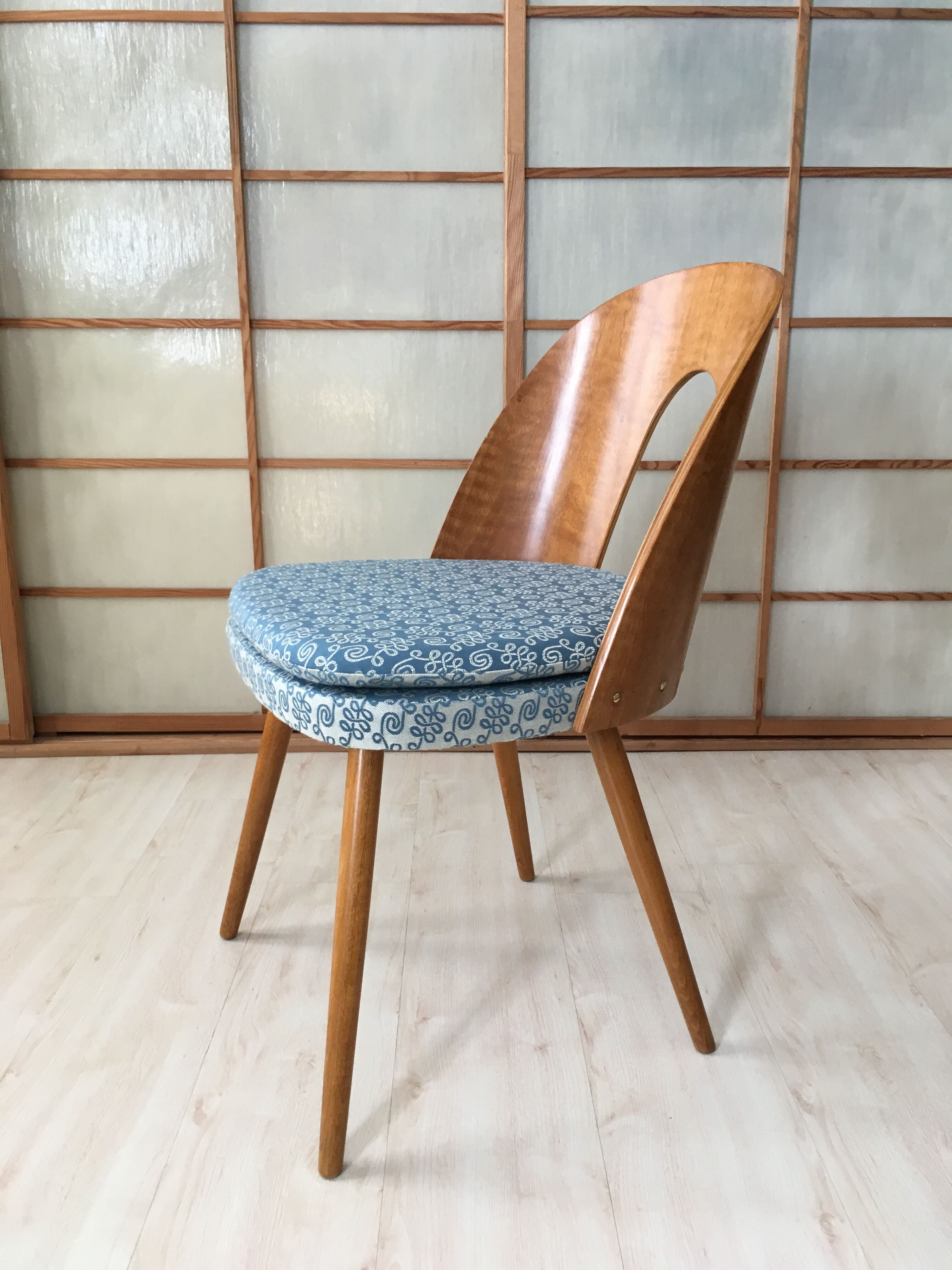 Antonin Suman 4 chair series