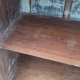 Armoire ancienne vitrée en bois avec fond métal