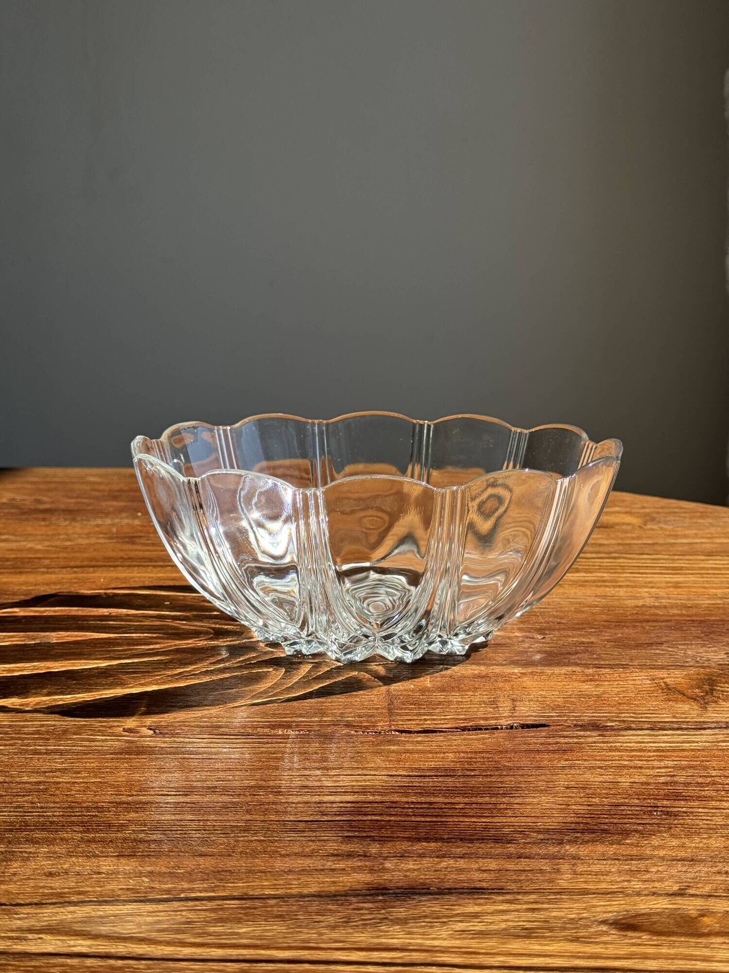 Small vintage Arcoroc Codec glass salad bowl with stylized petal patterns
