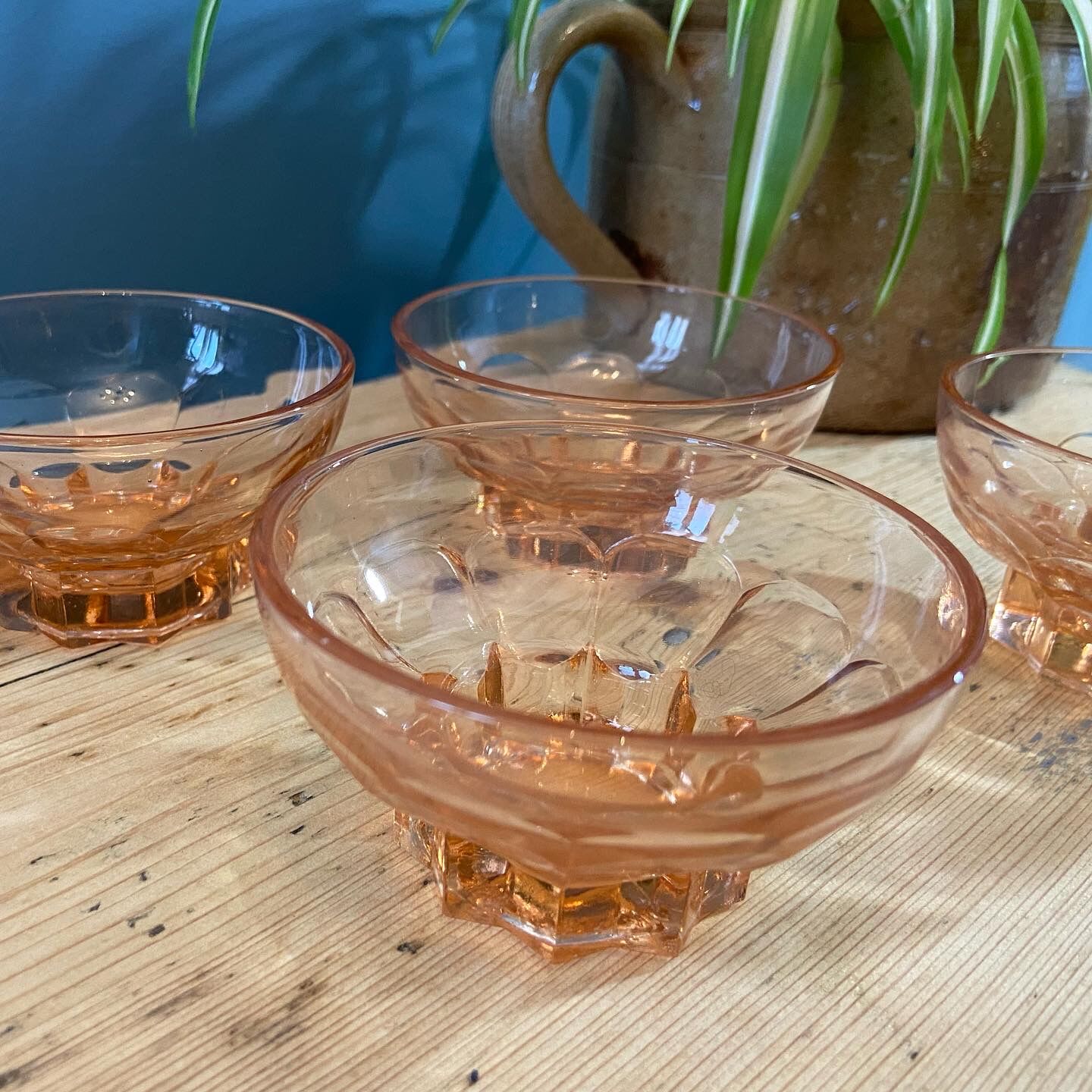 Set of 4 vintage pink glass bowls