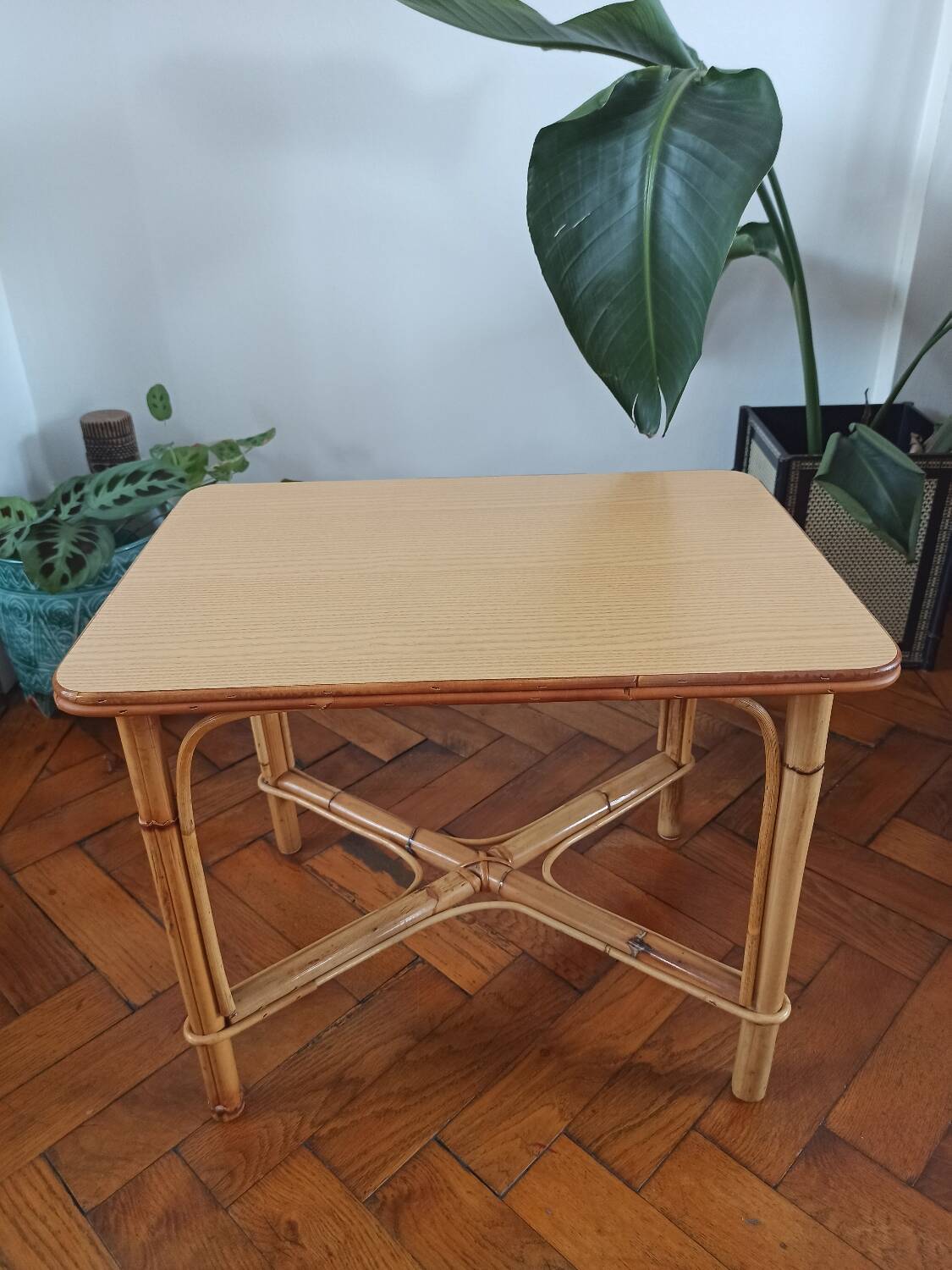 Table d'appoint vintage en rotin et bambou