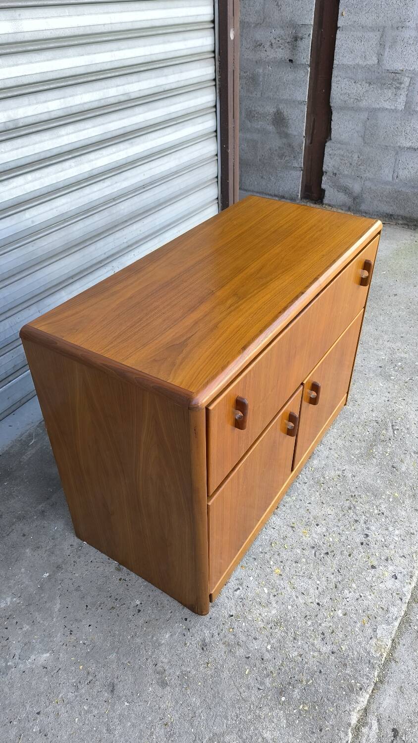 Scandinavian hifi furniture in solid teak 1960