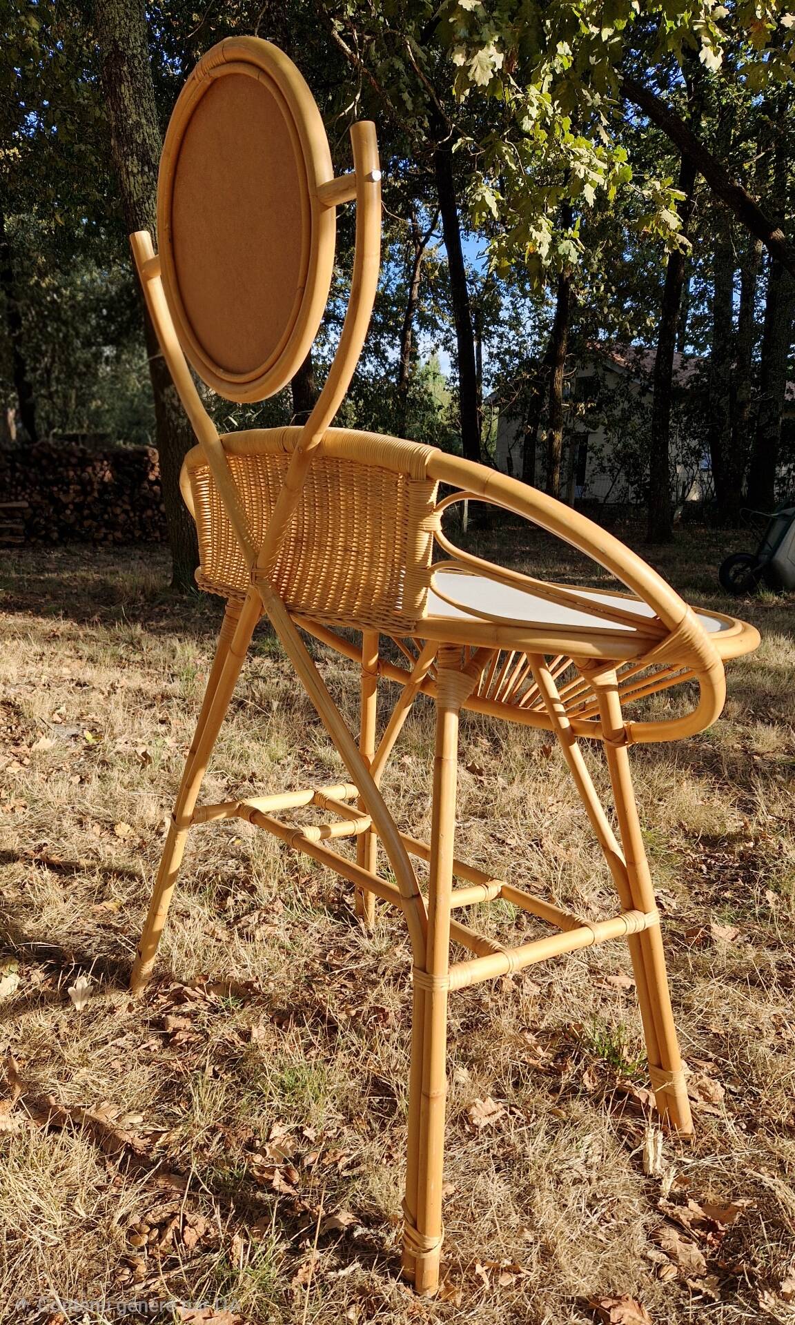 Vintage rattan hairdresser, 1960s, round mirror and woven backrest.