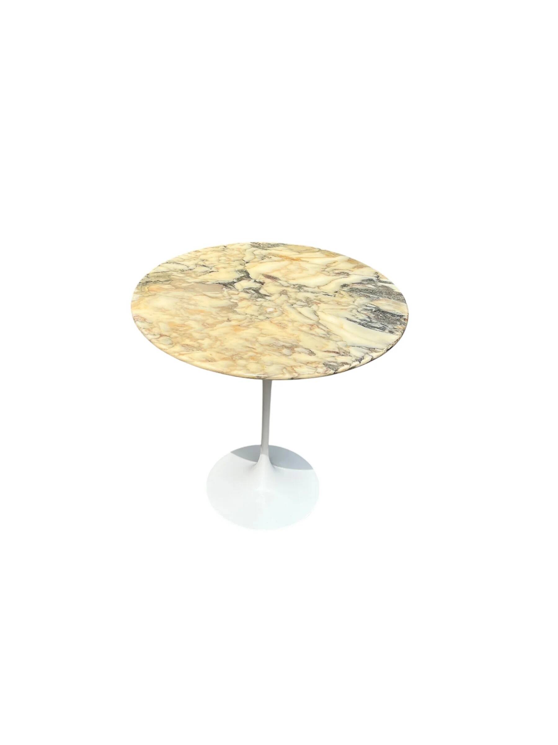 Tulip marble side table by Eero Saarinen for Knoll