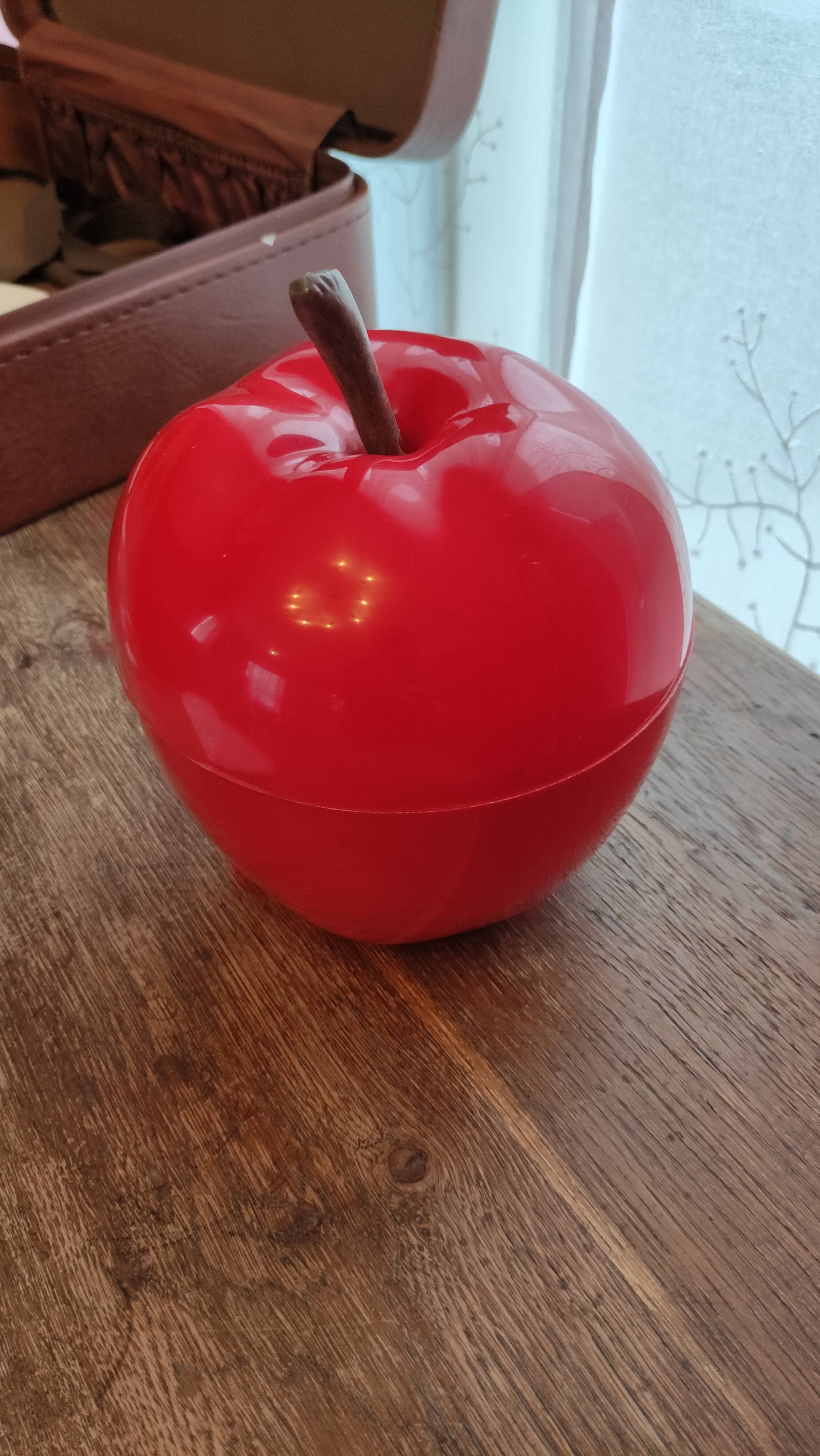 Vintage apple-shaped ice bucket