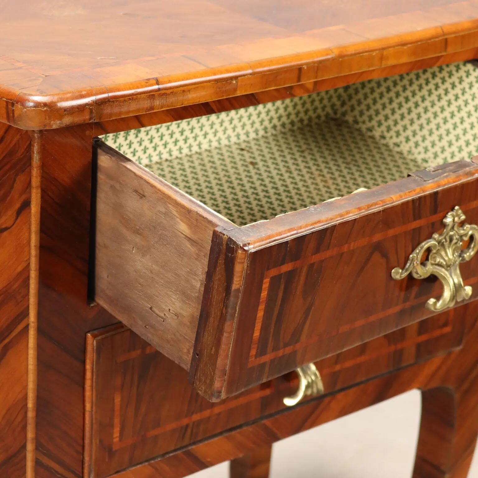 Antique baroque bedside table in rosewood, 18th century.