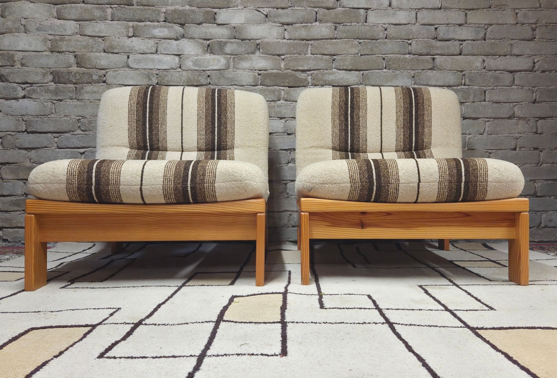 Pair of vintage 1970s armchairs in solid pine.