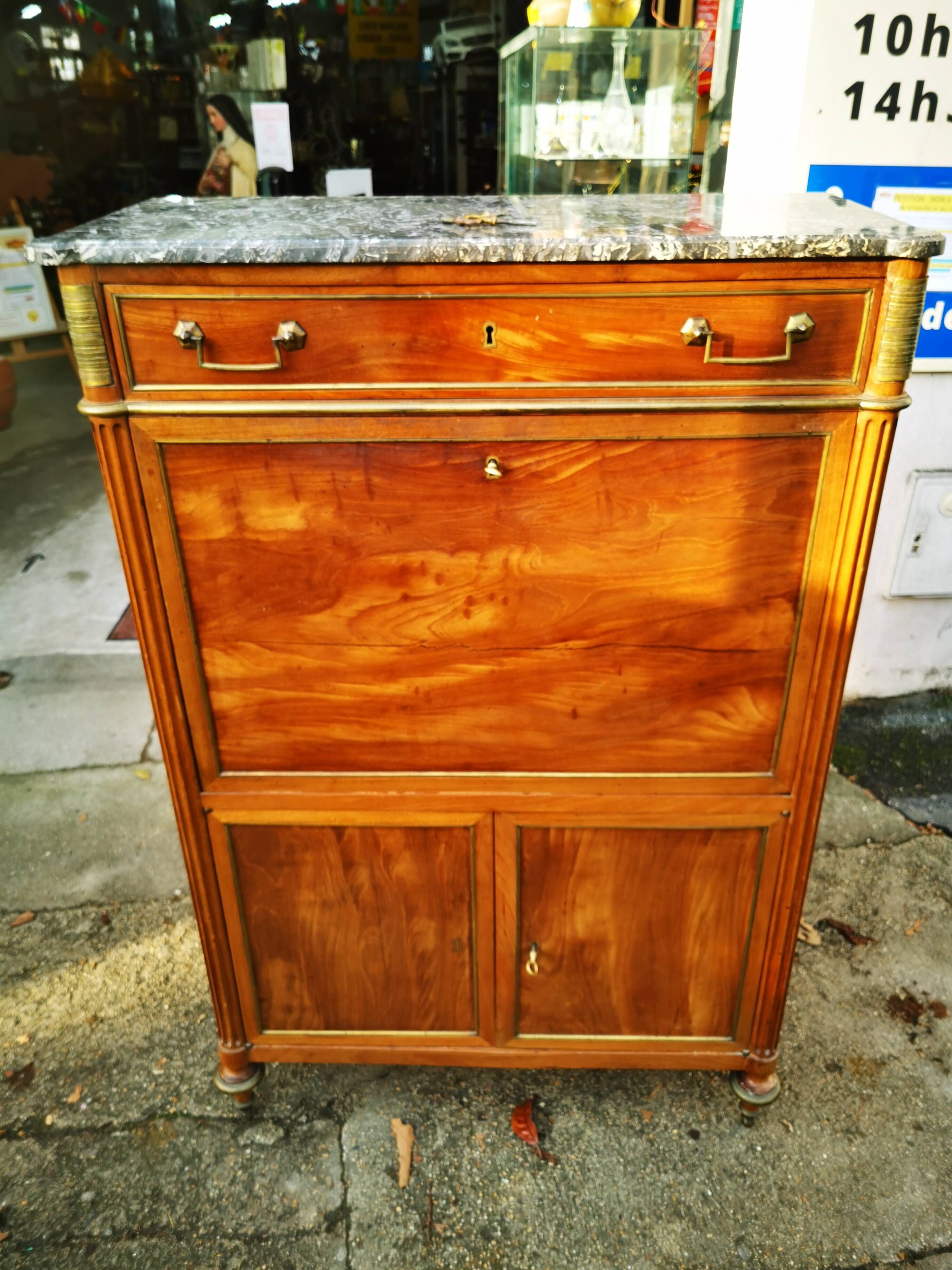 Mahogany secretary, Louis XVI period – Late 18th century