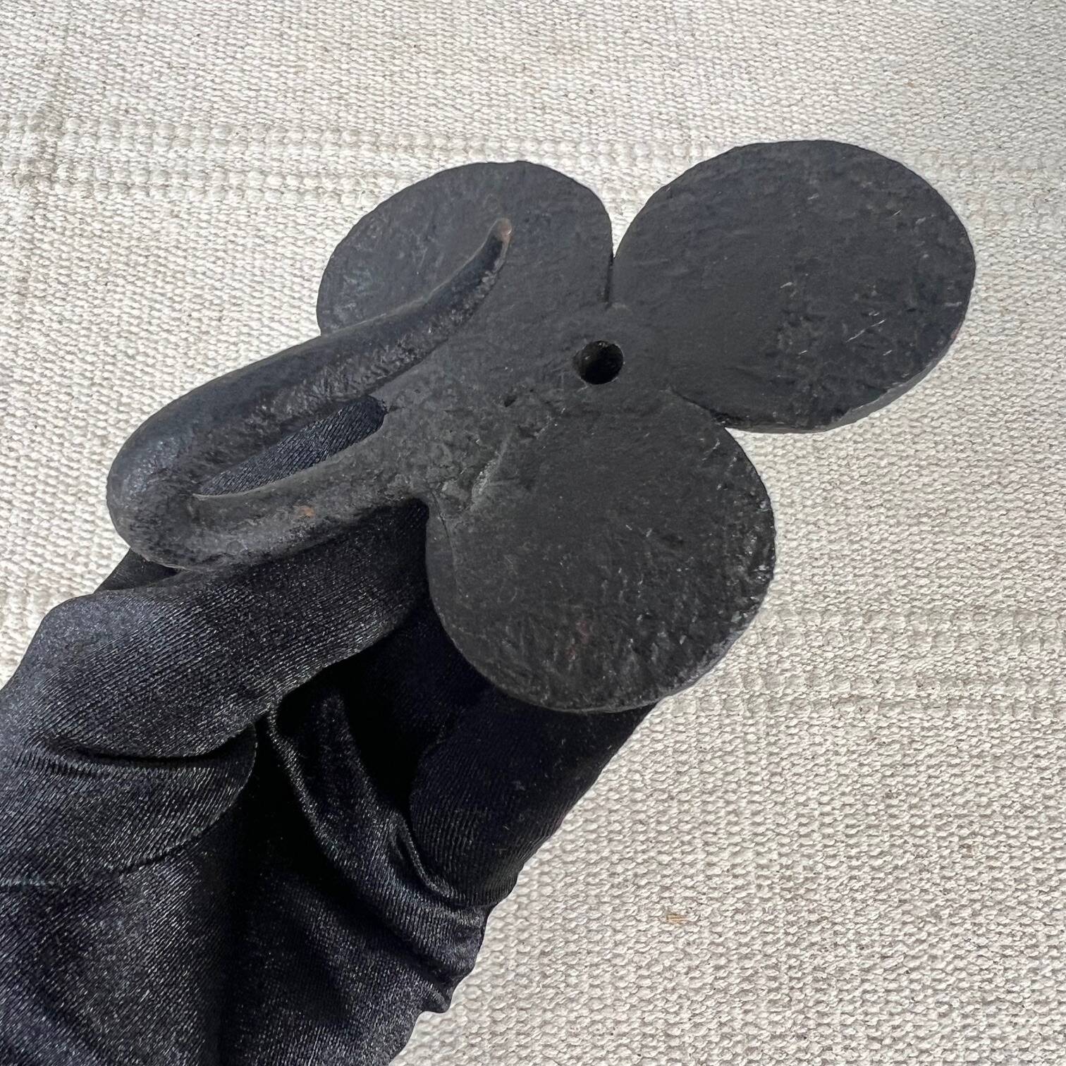 Cast iron coat hook “Clover”