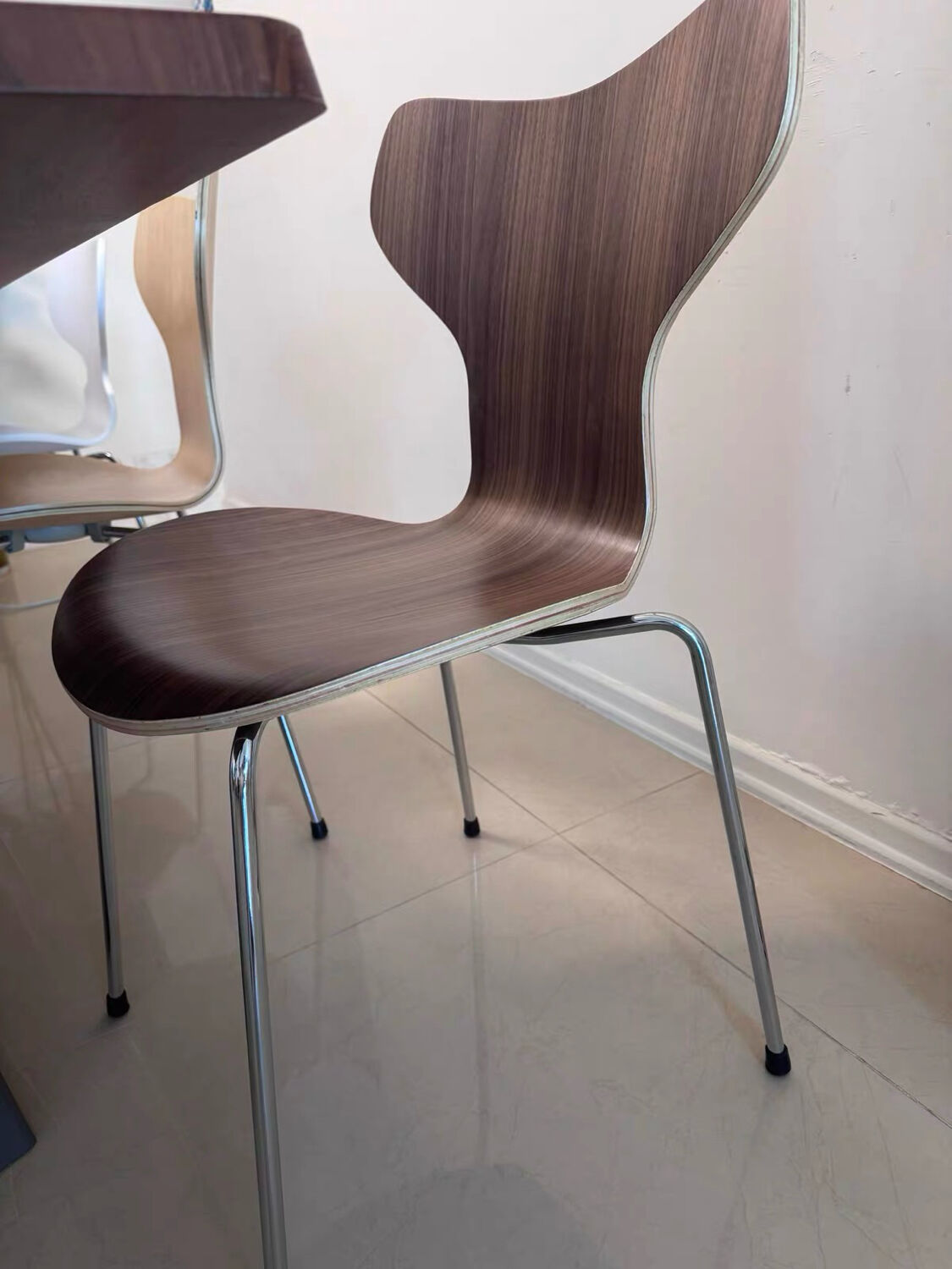 Sculptural Chair "Butterfly Wings" – Walnut & Polished Brass