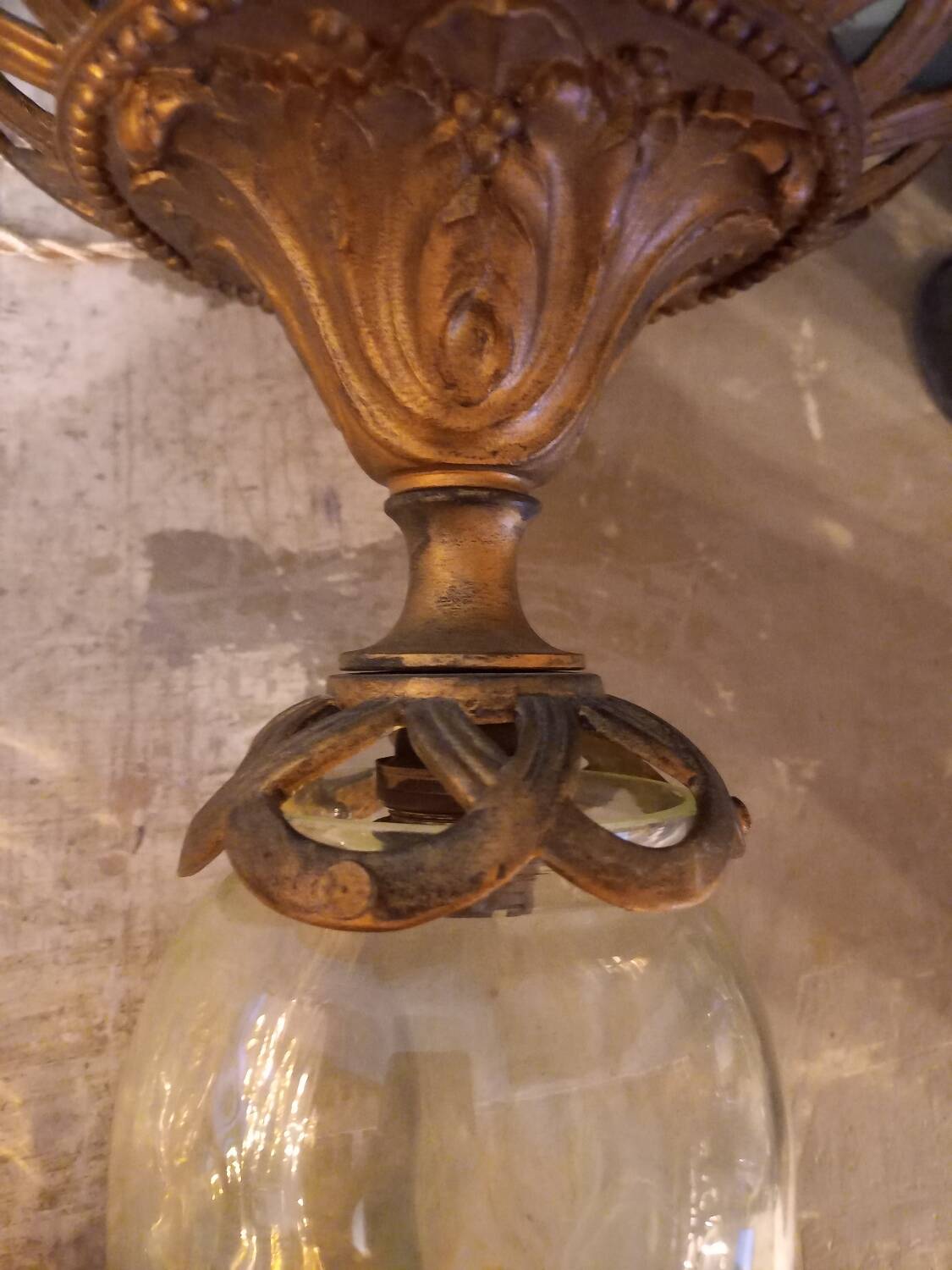 Luminaire globe verre ouraline ancien Art nouveau fin 19e début 20e siècle