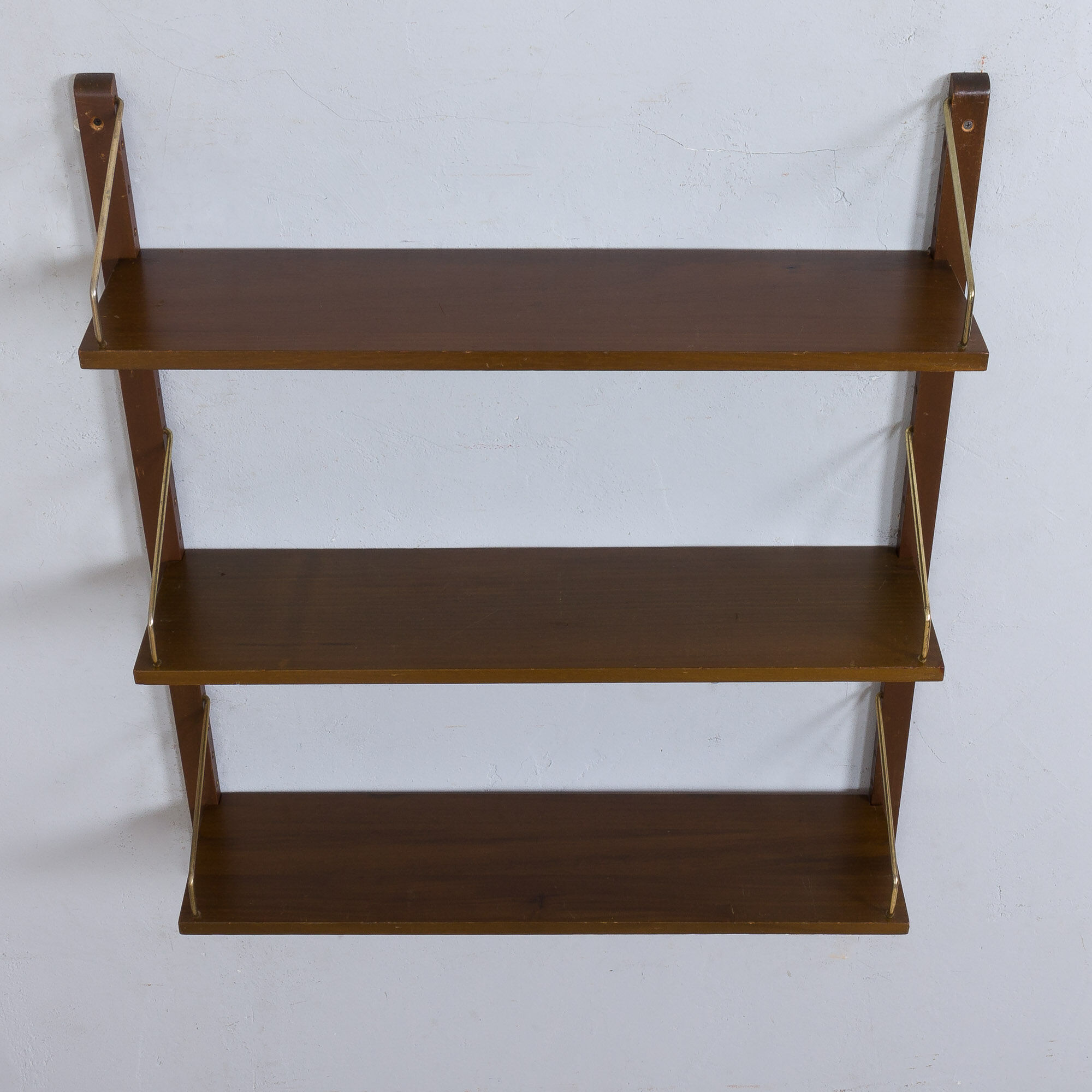 Three floating shelves wall unit