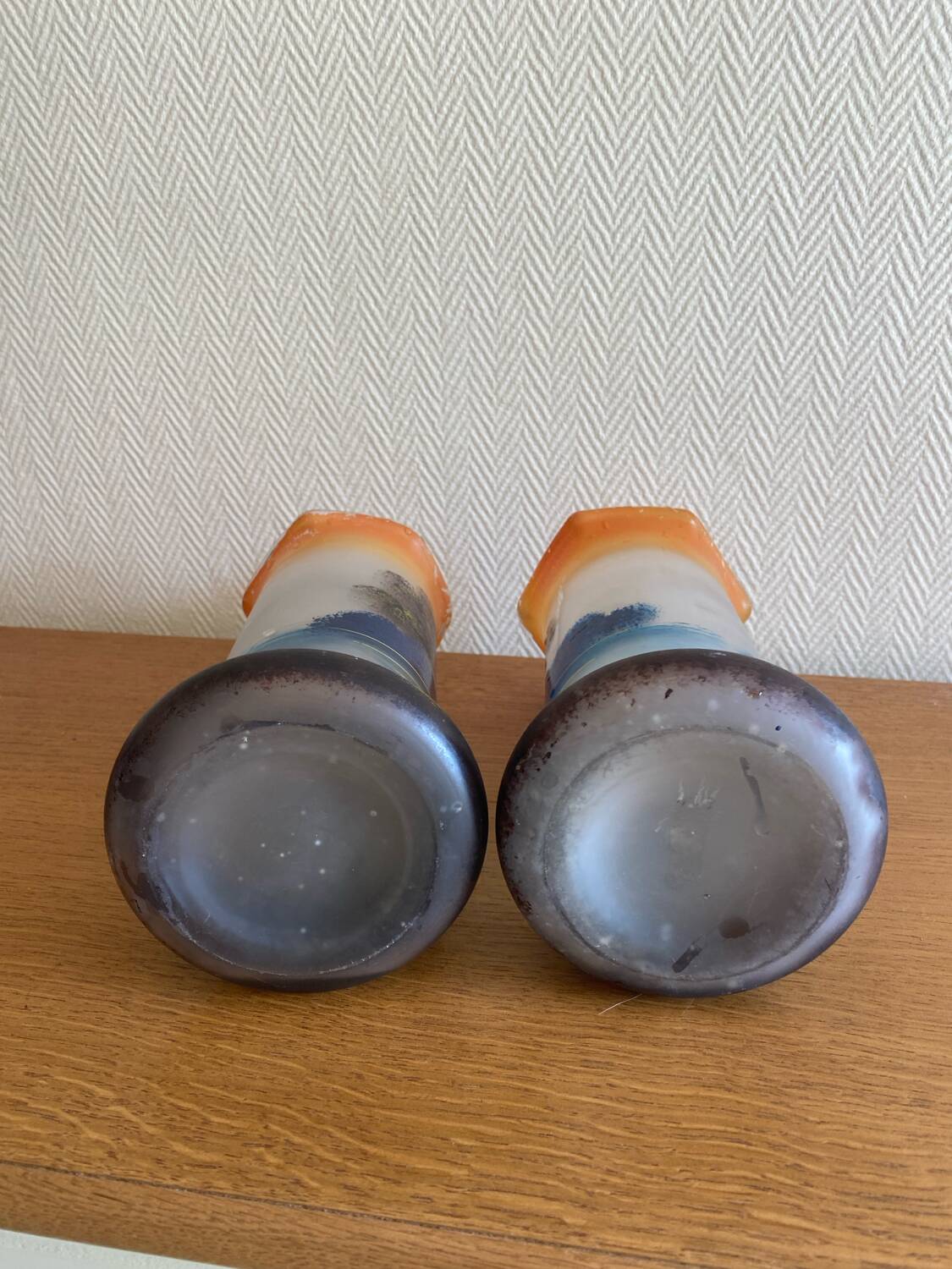 Paire de vases art nouveau en verre peint