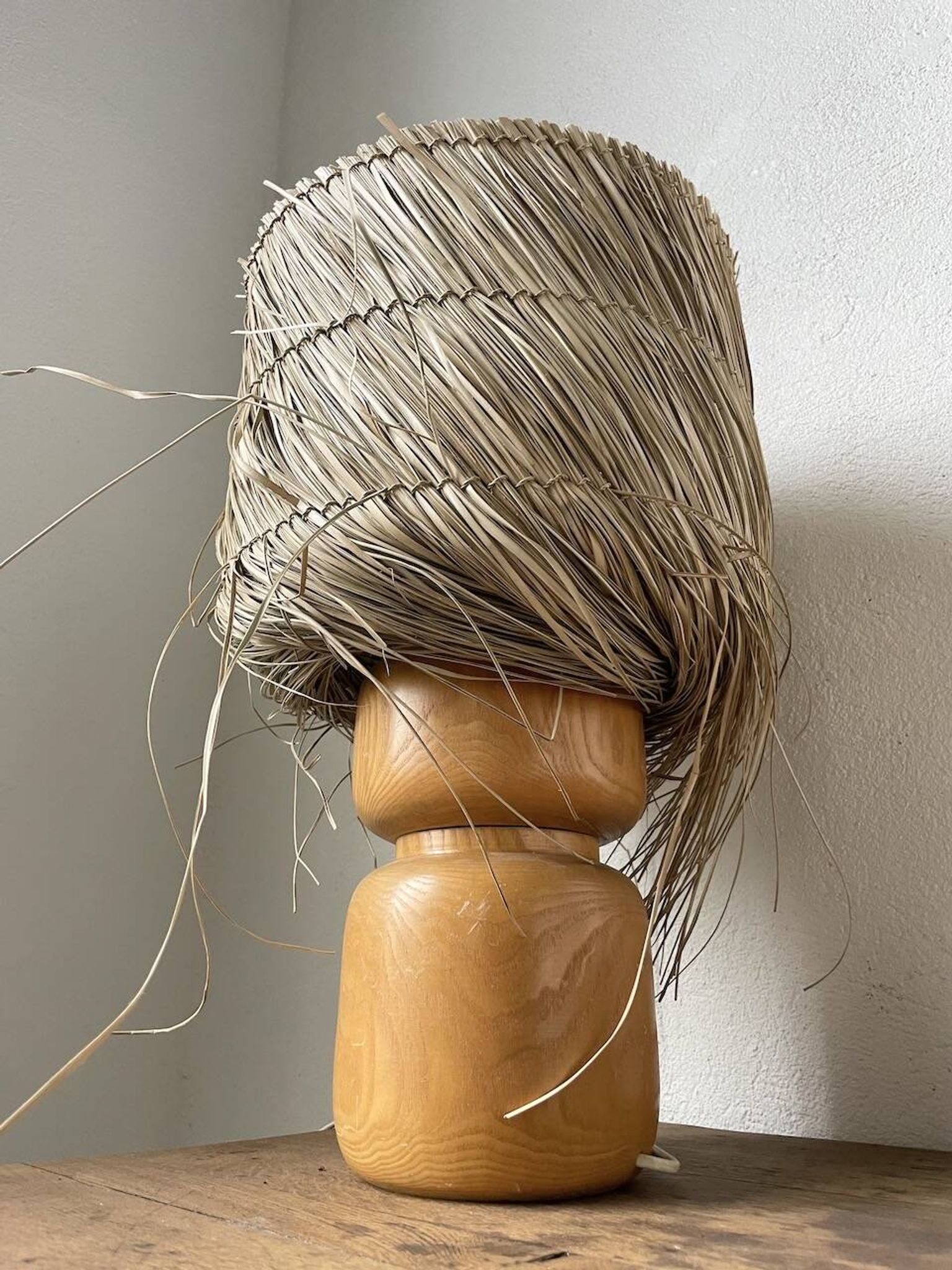 Lampe années 50 bois et paille