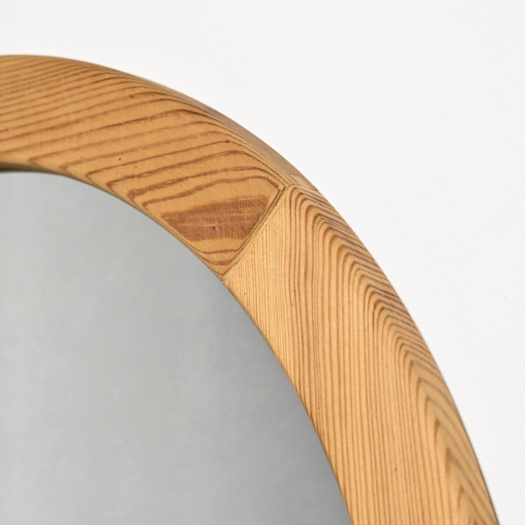 Round solid pine mirror, Les Arcs, circa 1980
