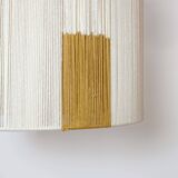 Suspension en fil de coton ecru, rose et camel.