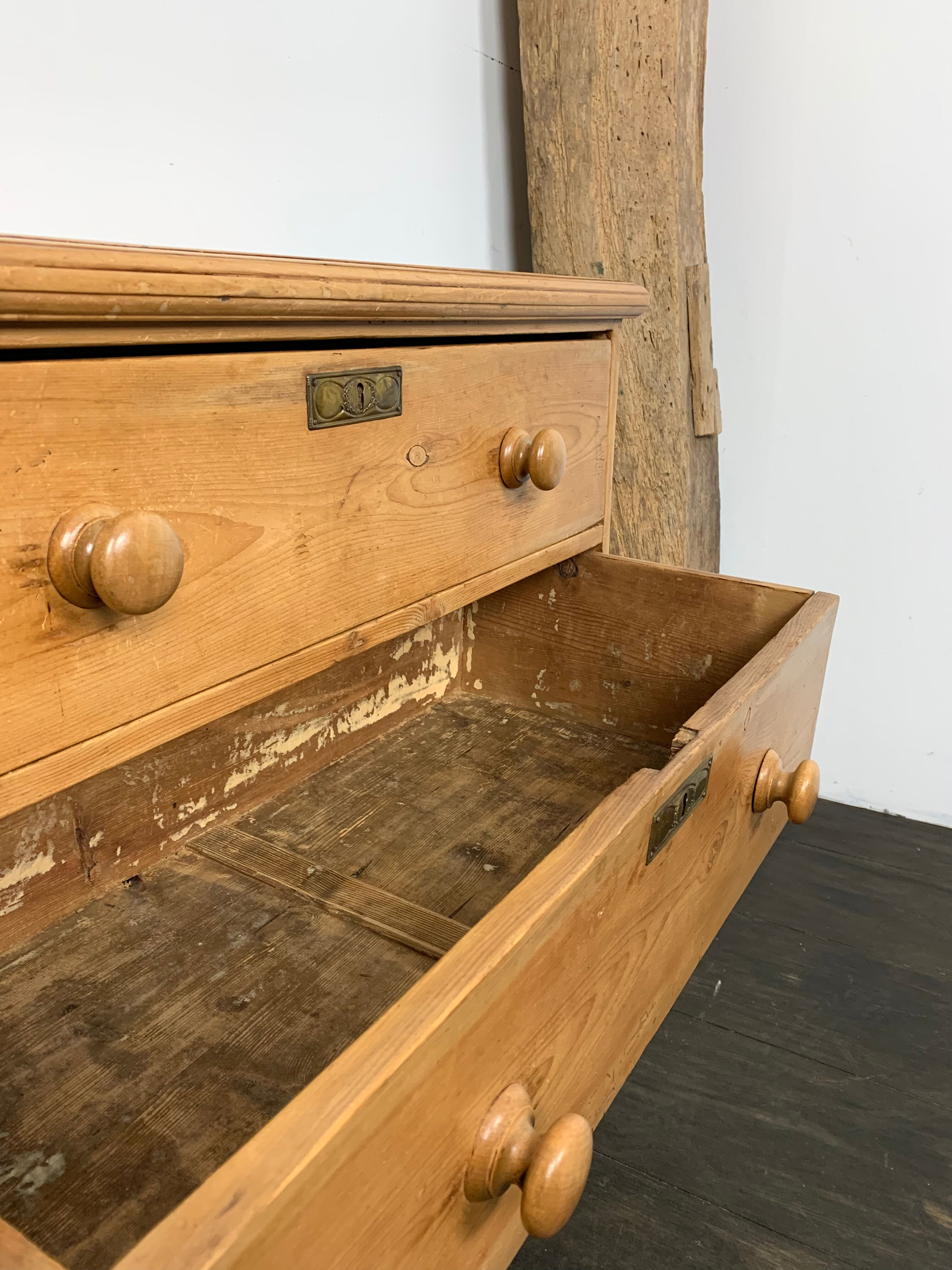 Commode en pin