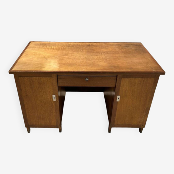 Bureau en bois avec tiroirs vintage