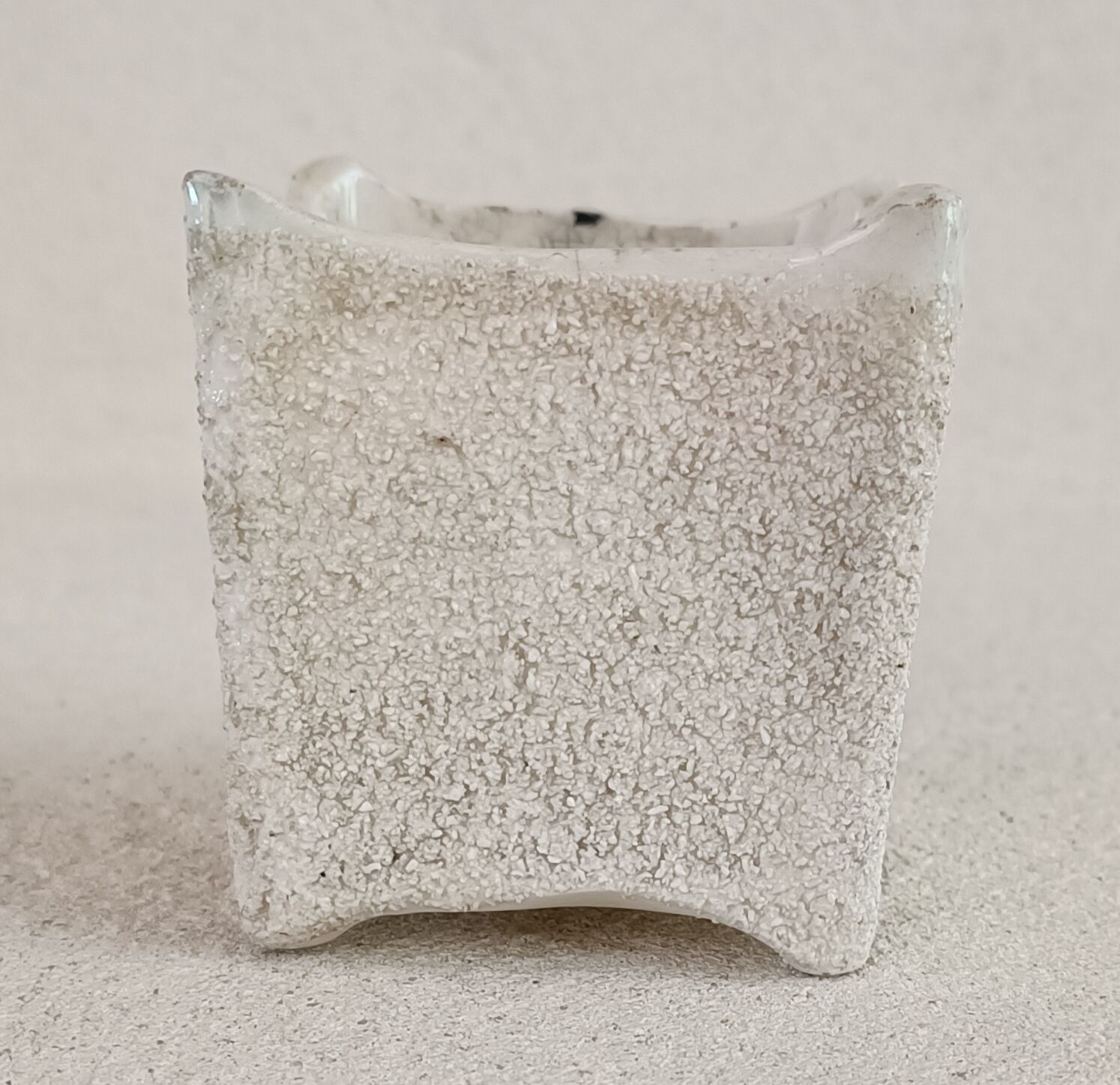 Planter in granite earthenware and slurry