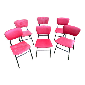 Red "bistrot vintage" chairs