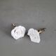 Paire de boutons de meubles en porcelaine