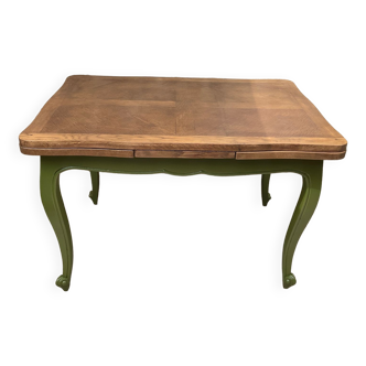 Wooden extension dining table