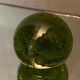 Boule sulfure presse-papier en verre teinté vert