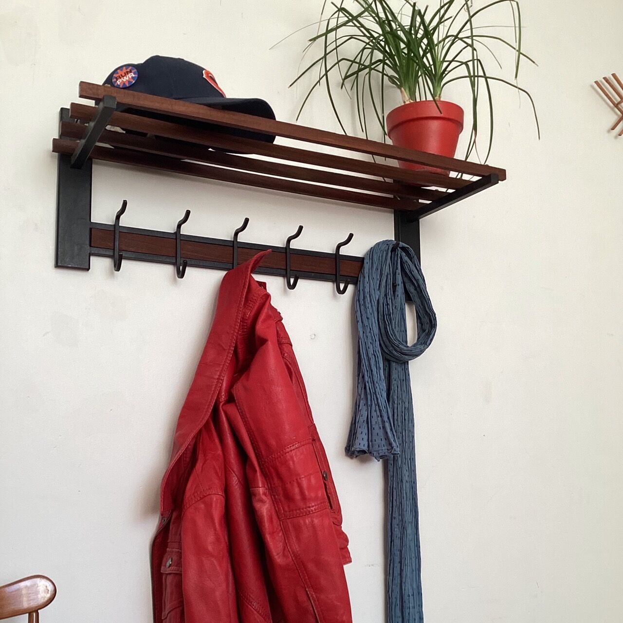 Wall-mounted coat rack