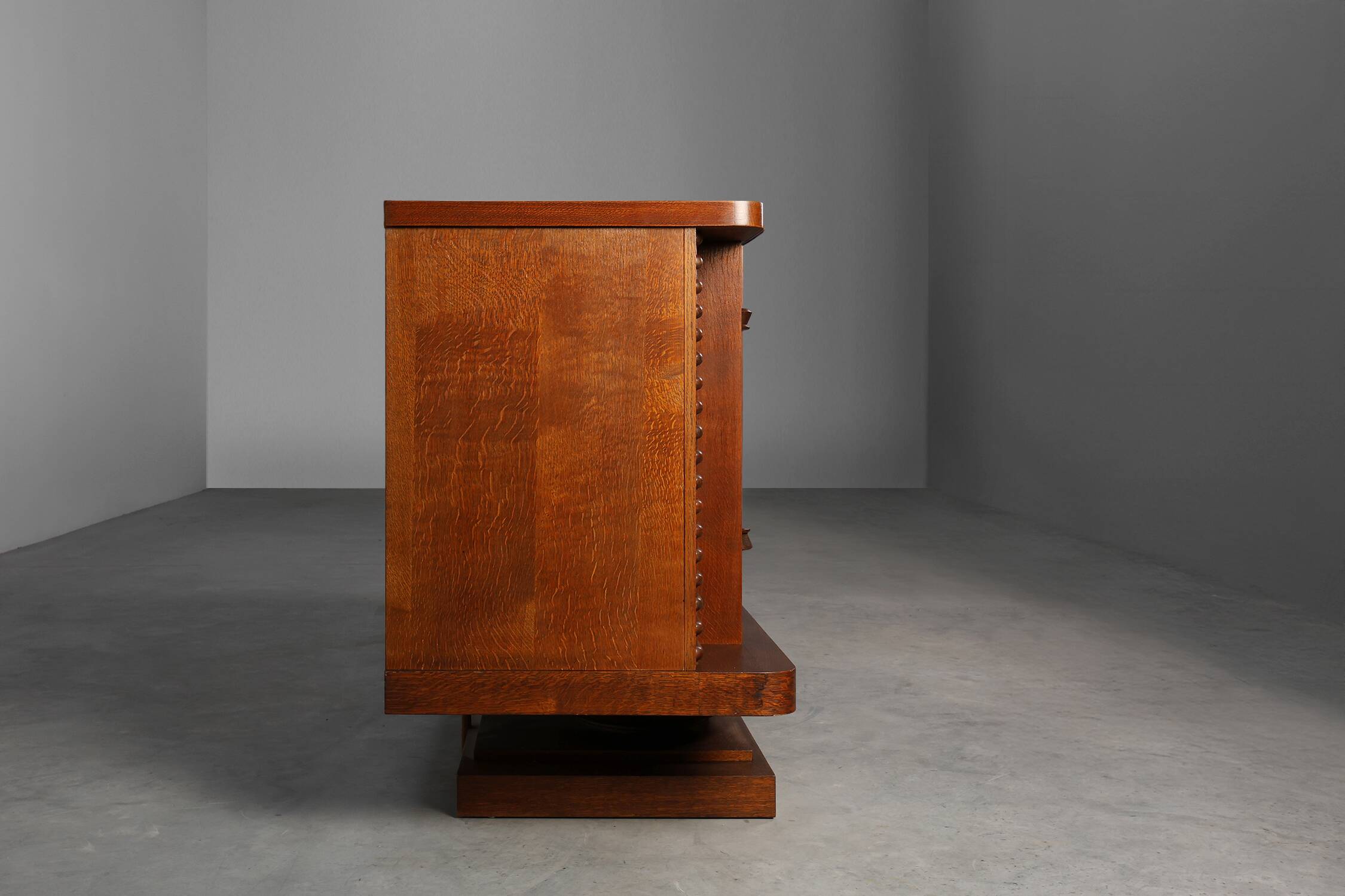 Buffet en chêne français Art Déco de Jacques Klein, 1925