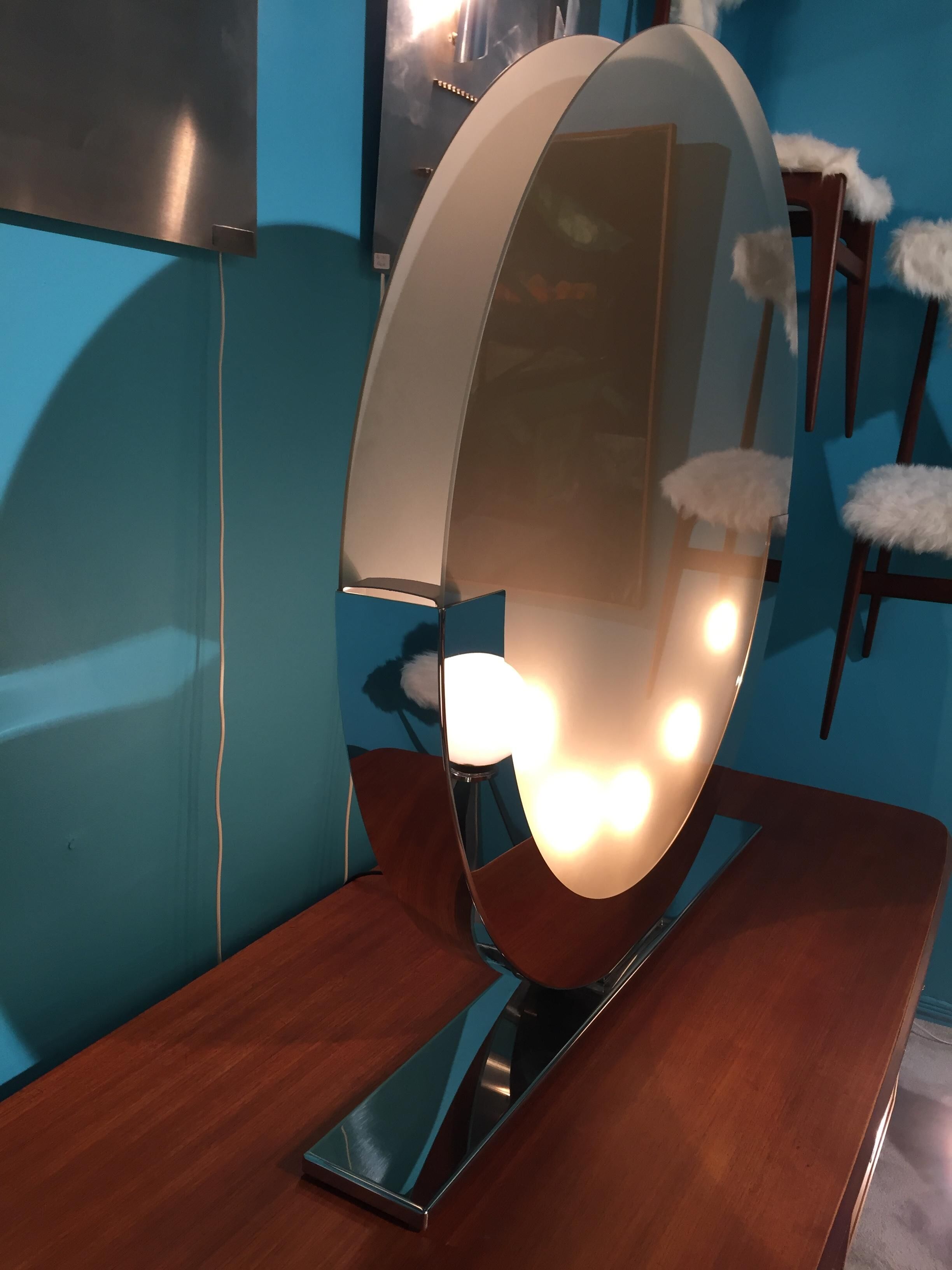 Great lamp mirror chromed steel base and Italian design glass end 1980